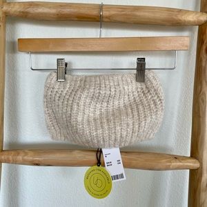 Urban Outfitters Knit Crop Top. New. Medium.